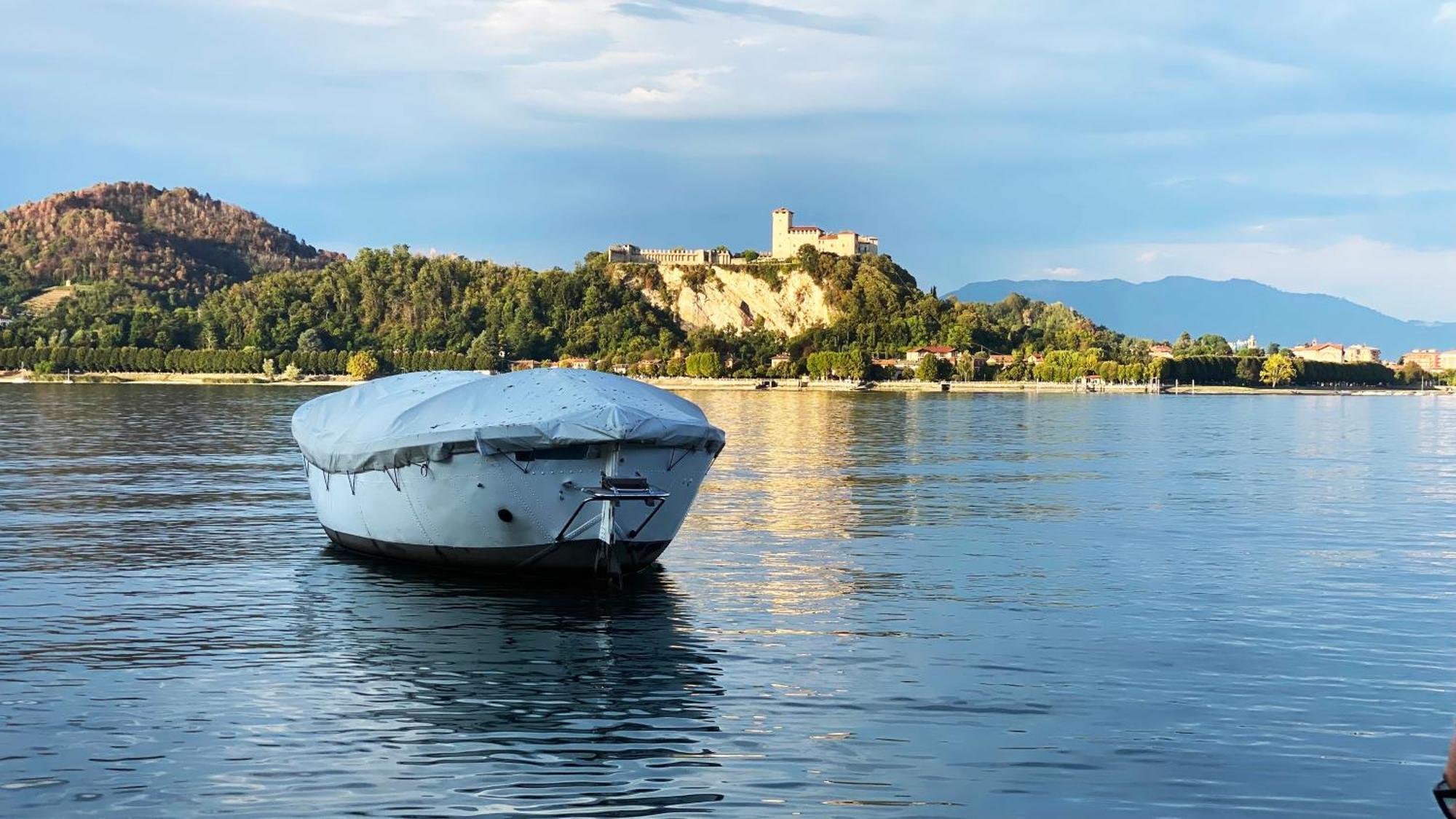 Fwl Italian Romance On The Lake Leilighet Arona Eksteriør bilde